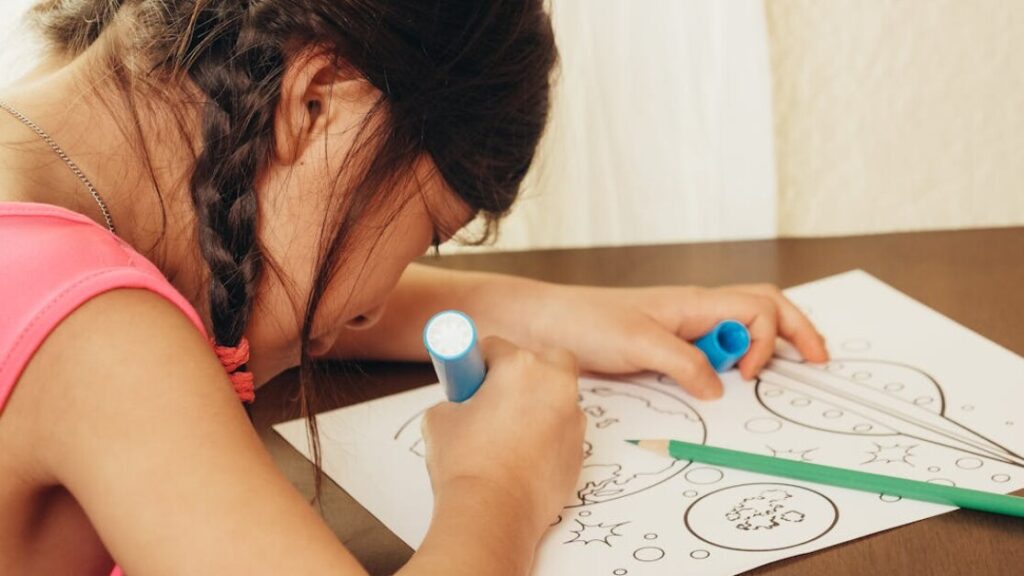 Kolorowanki Ariana Grande gratis w PDF do druku