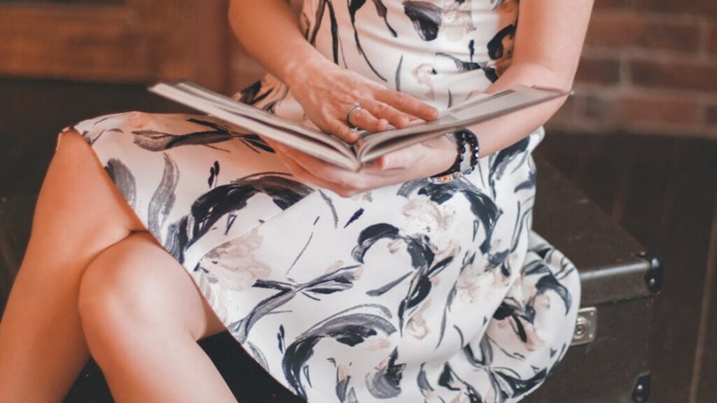 Kolorowanki sukien gratis w PDF do druku