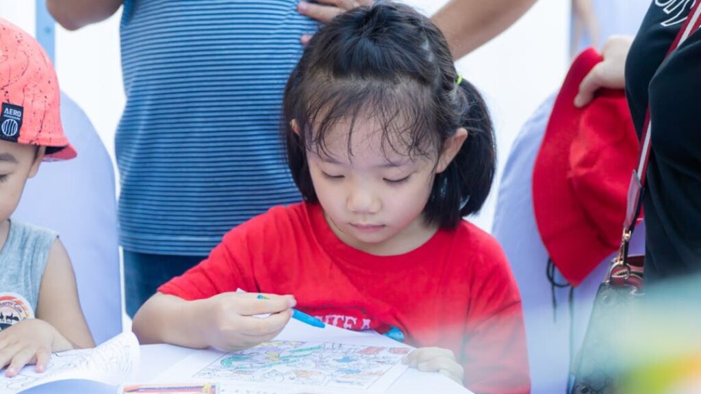 Kolorowanki szczerbatka i Biała Furia gratis w PDF do druku